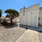 Holiday home With Pool, Chill-out & Bbq Torrevieja