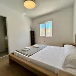 With Pool, Chill-out & Bbq Holiday home *