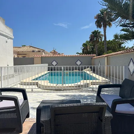 Holiday home With Pool, Chill-out & Bbq Torrevieja