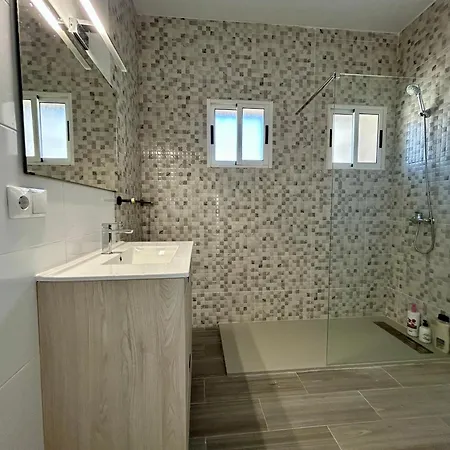 Holiday home With Pool, Chill-out & Bbq *