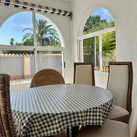 With Pool, Chill-out & Bbq Feriehus Torrevieja