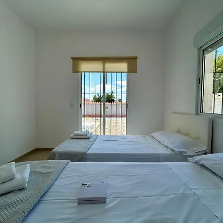 With Pool, Chill-out & Bbq Дом отдыха Торевьиа