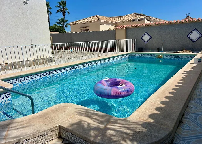 Holiday home With Pool, Chill-out & Bbq