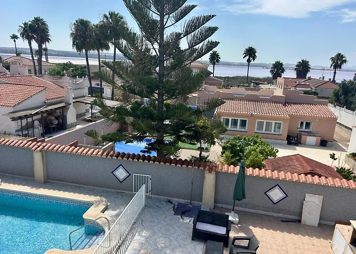 Holiday home With Pool, Chill-out & Bbq Torrevieja