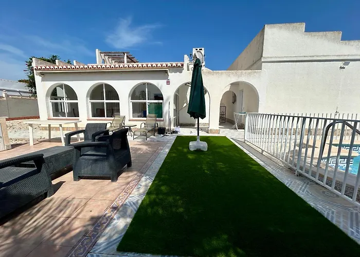 Holiday home With Pool, Chill-out & Bbq