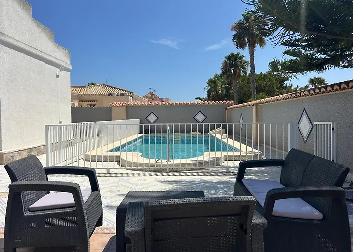 Holiday home With Pool, Chill-out & Bbq Torrevieja