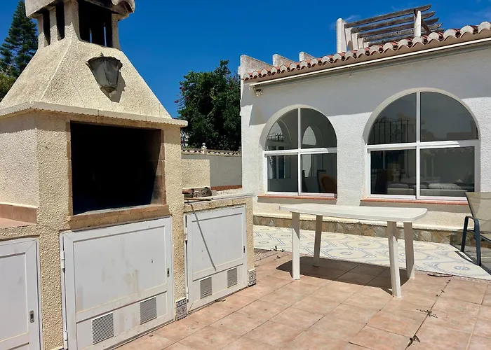 With Pool, Chill-out & Bbq