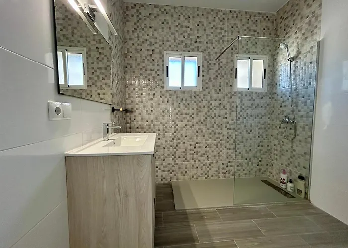 Nyaraló With Pool, Chill-out & Bbq *